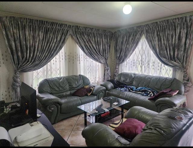 3 BEDROOM HOUSE FOR SALE IN BIRCH ACRES